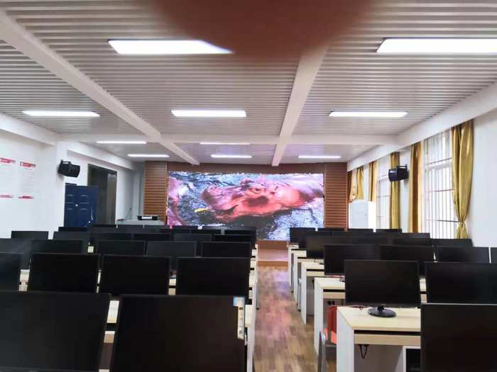 广外P2.5内弧屏1